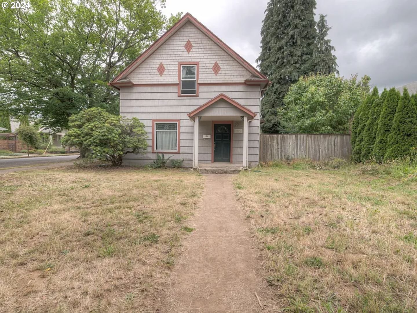 a view of backyard of house