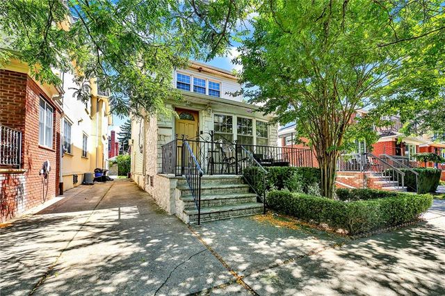 $1,295,000 | 1561 East 27th Street | Madison