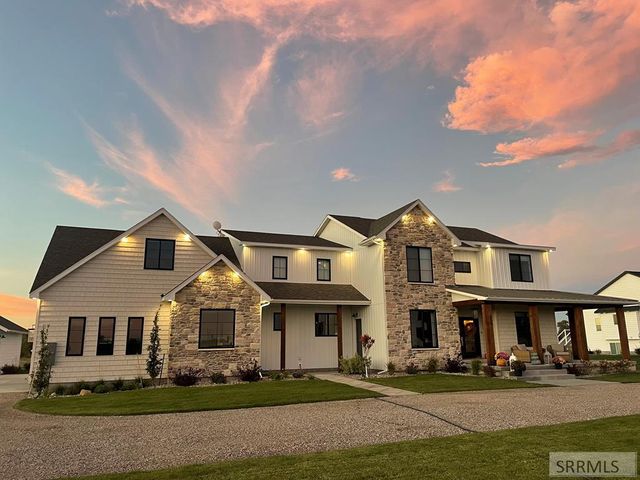 $1,100,000 | 656 Hartcrest Lane