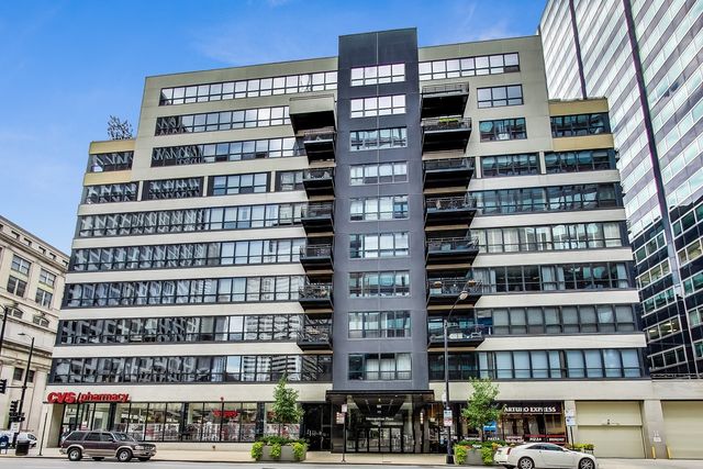 $425,000 | 130 South Canal Street, Unit 205 | Metropolitan Place