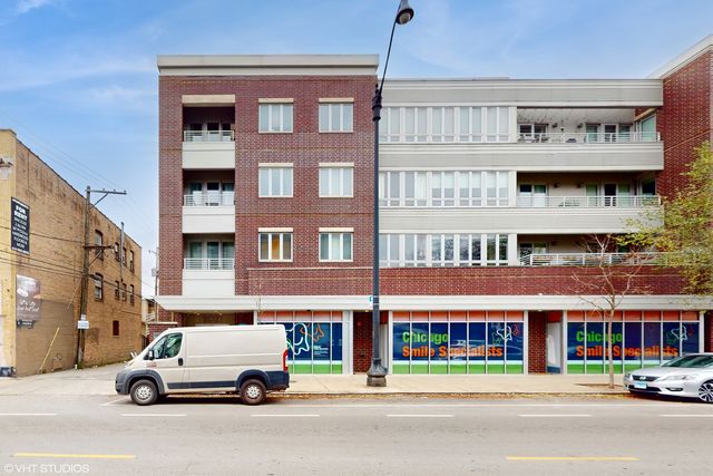 $500,000 | 3021 West Armitage Avenue, Unit 207 | Logan Square