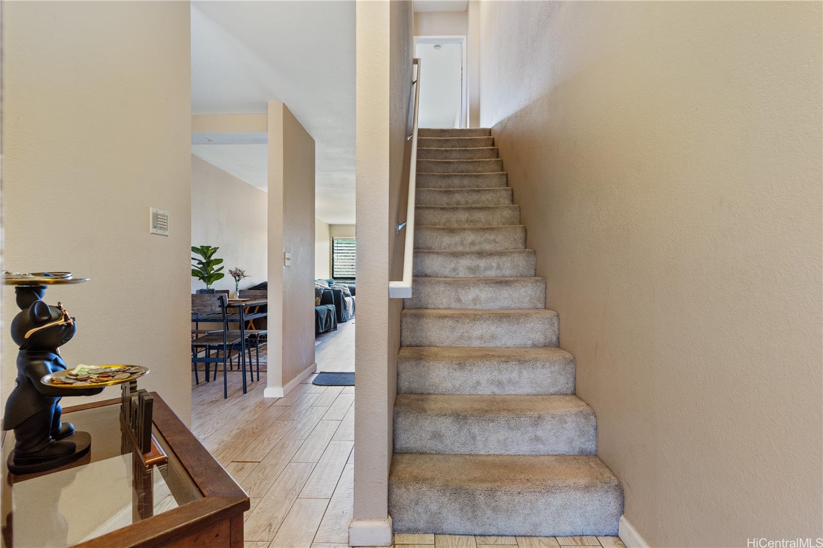 a view of entryway and hall