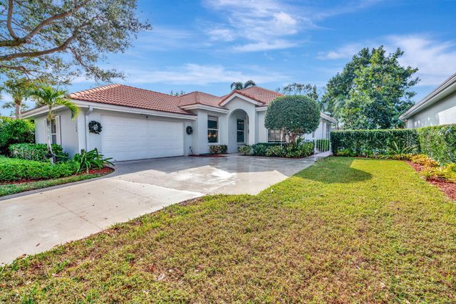 $740,000 | 156 South Hampton Drive | Loxahatchee Club