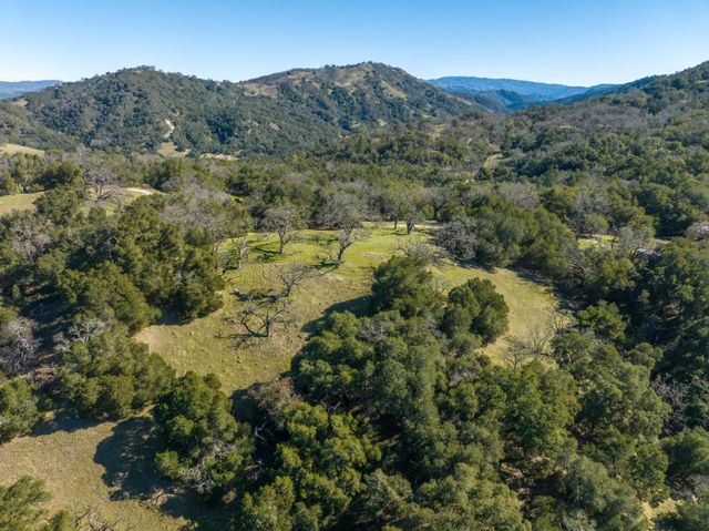 $1,200,000 | 25 Arroyo Sequoia