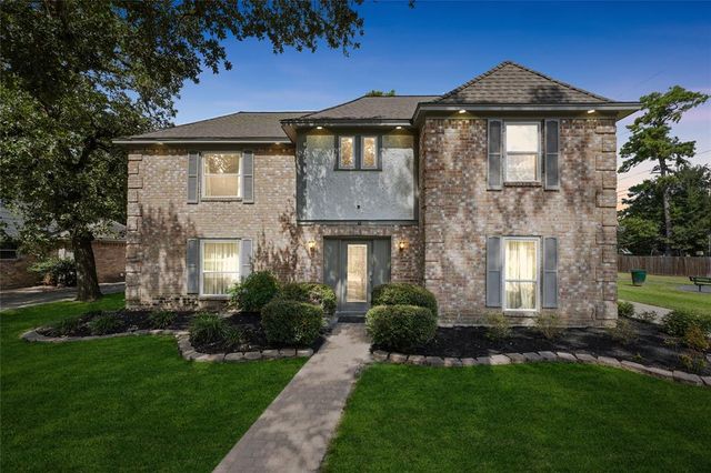 $355,000 | 6814 Chancellor Drive | Wimbledon Estates and Racquet Club