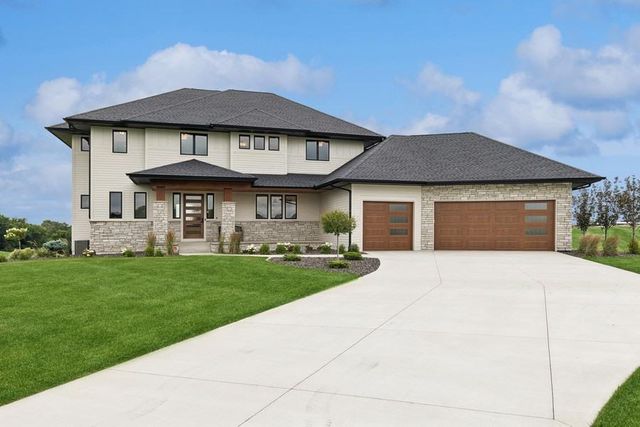 $1,795,000 | 7918 207th Street East | Credit River Township - Scott County