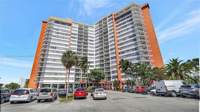 $215,000 | 1301 Northeast Miami Gardens Drive, Unit 512W | Ojus