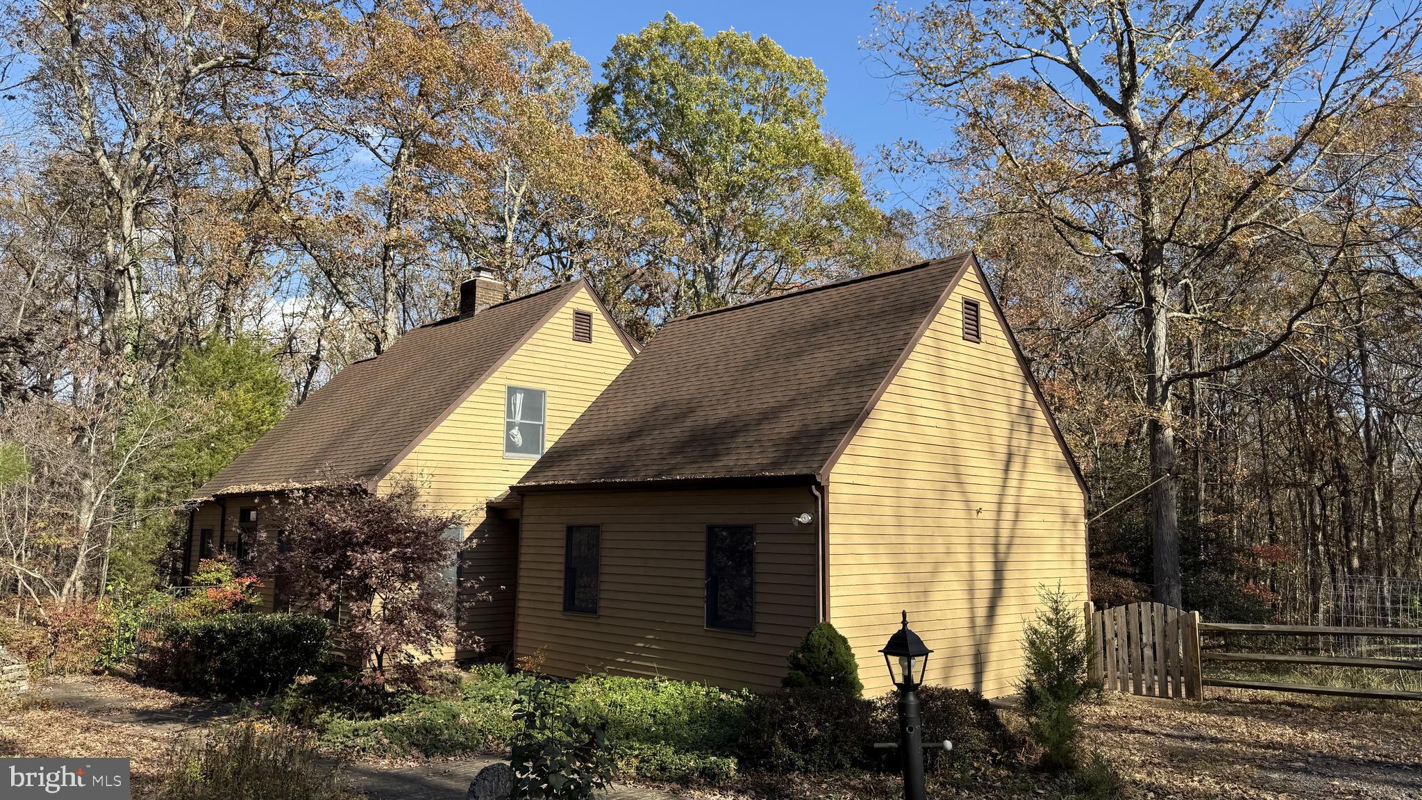 a view of backyard of house