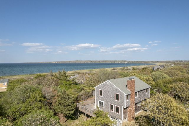 $1,950,000 | 654 Lighthouse Road | Gay Head