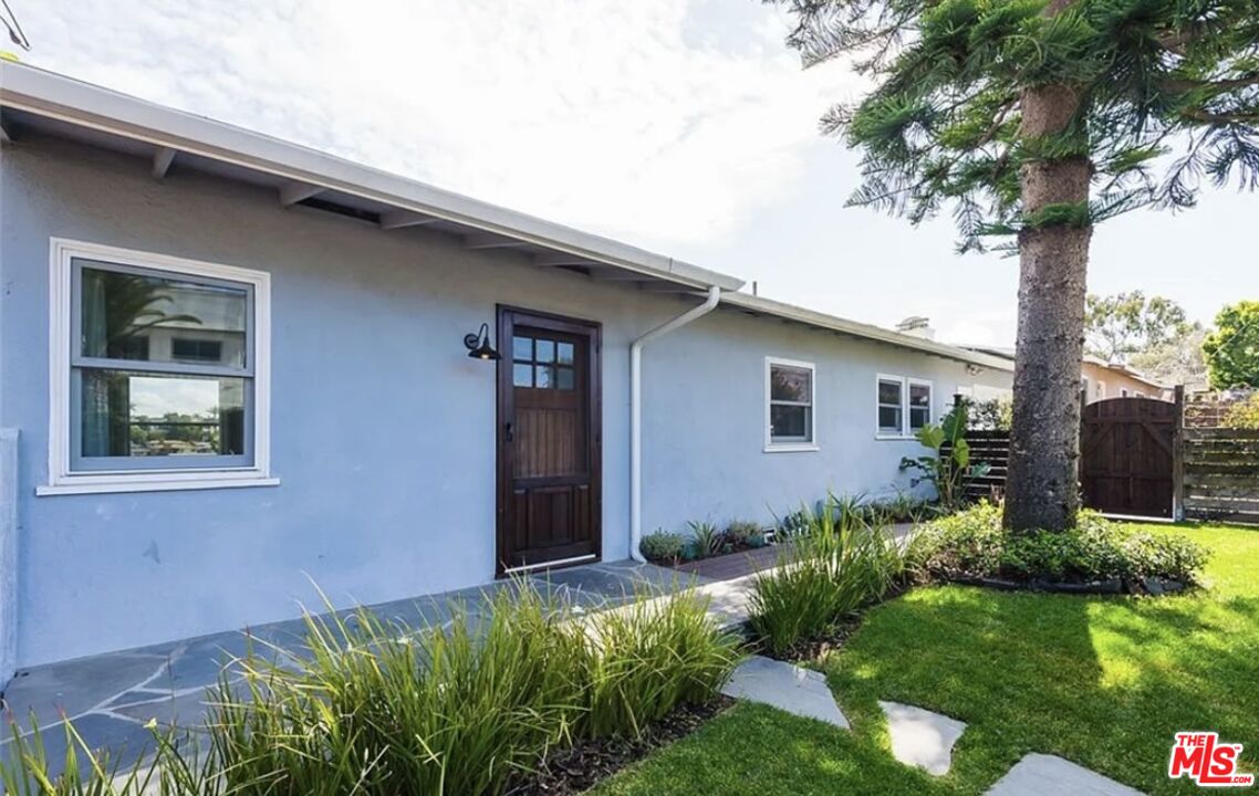 7032 Trask Avenue Playa del Rey CA 90293 Compass