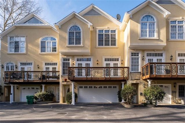 $3,200 | 331 Carpenter Drive Northeast, Unit 7 | Downtown Sandy Springs