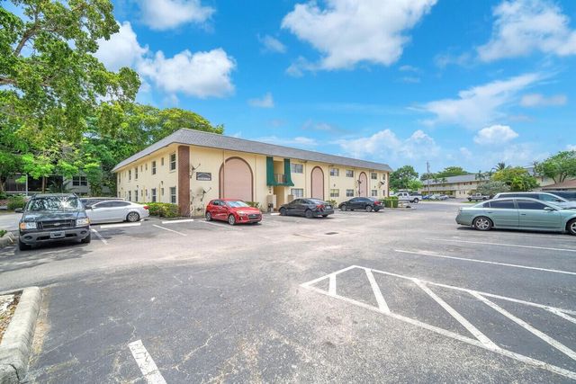 $1,602 | 1720 Northwest 37th Street, Unit 11 | Royal Palm Isles