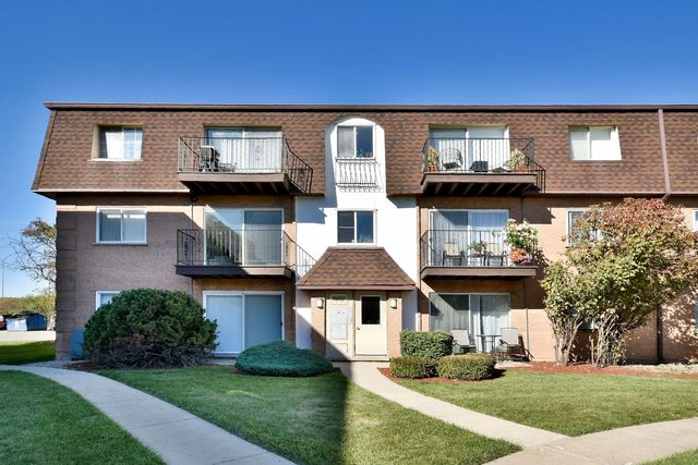 $229,000 | 9472 Bay Colony Drive, Unit 1W | Maine Township - Cook County