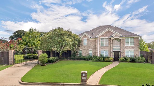 $569,900 | 5718 Gloucester Drive | Southeast Tyler