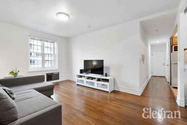 $3,450 | 172 East 61st Street, Unit 4A | Lenox Hill