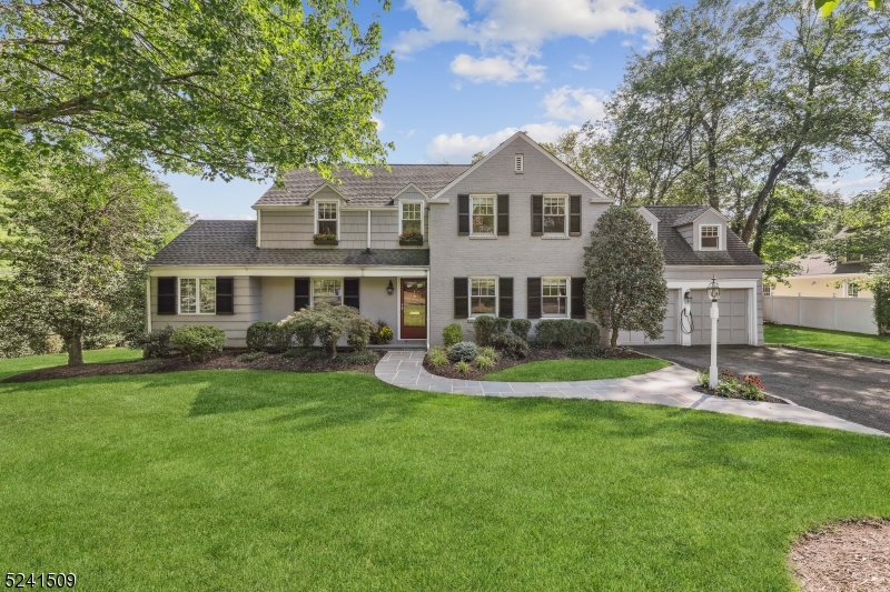 5 houses for sale in Short Hills, NJ, for a quick commute to the city