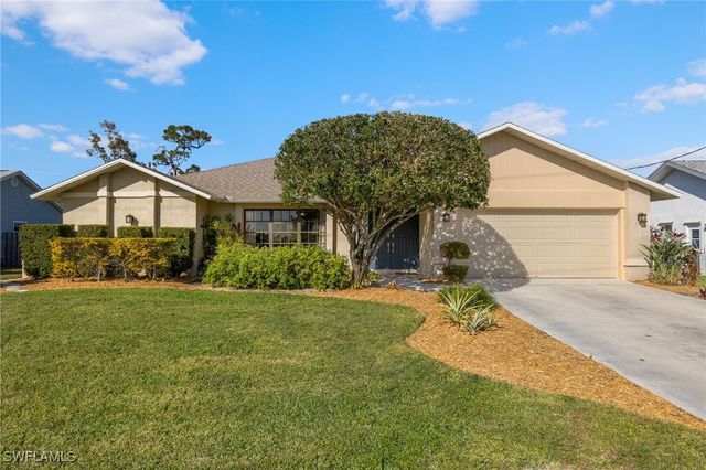 $524,990 | 17241 Meadow Lake Circle | San Carlos Park