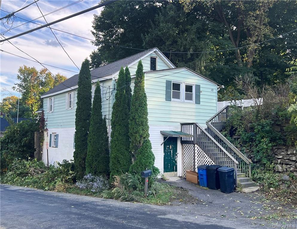 View of homes exterior