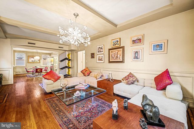 $525,000 | 1901 Walnut Street, Unit 3C | Rittenhouse Square