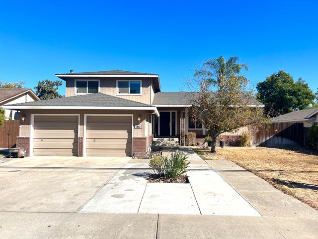 $539,900 | 2060 North Berkeley Avenue | Peacock Ranch Estates