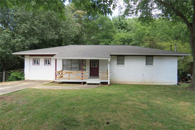 $229,900 | 304 Mercer Drive | Jonesboro