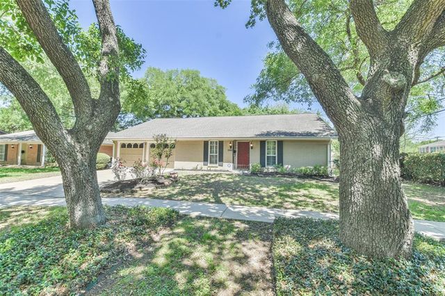 $320,000 | 5502 Braesvalley Drive | Meyerland Area