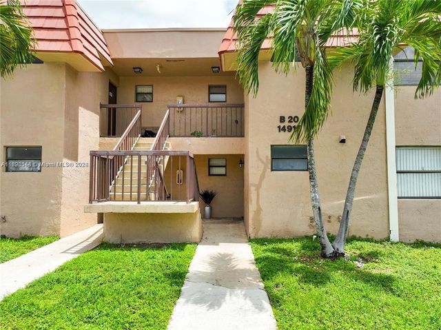 $300,000 | 14915 Southwest 104th Street, Unit 2024 | Heron of the Hammocks