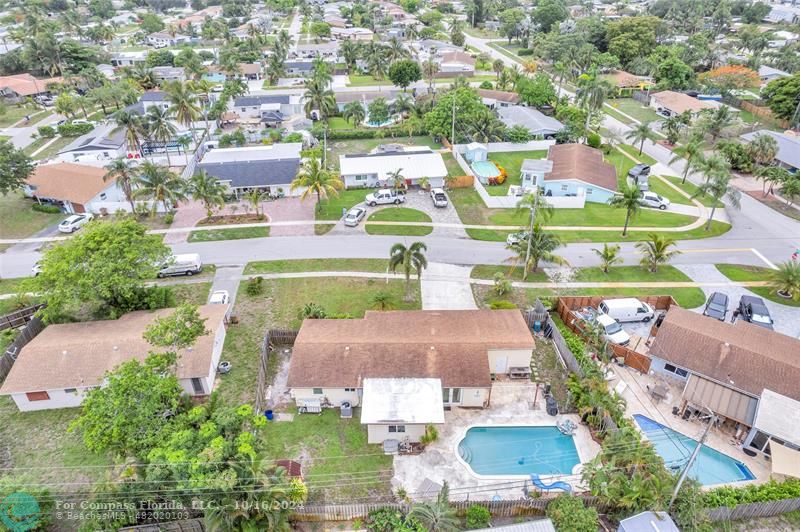 Large and spacious lot with pool home in Deerfield Beach