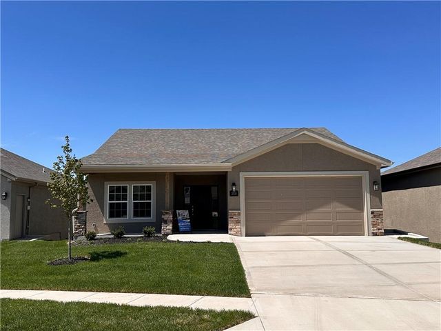 $429,585 | 2118 Greenfield Drive | Kearney