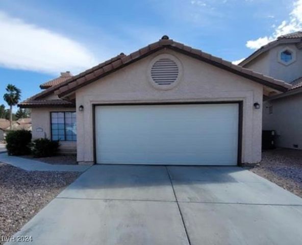 $429,900 | 372 Rushing Creek Court | Green Valley North