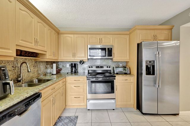 $9,000 | 7473 Glendevon Lane, Unit 402 | Gleneagles