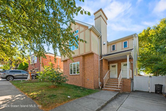 $1,280,000 | 198 Laguardia Avenue | Todt Hill