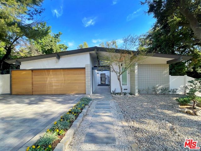 $1,695,000 | 3758 Alzada Road | Altadena