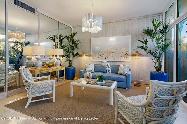 $4,895,000 | 330 South Ocean Boulevard, Unit E1 | Casa del Lago