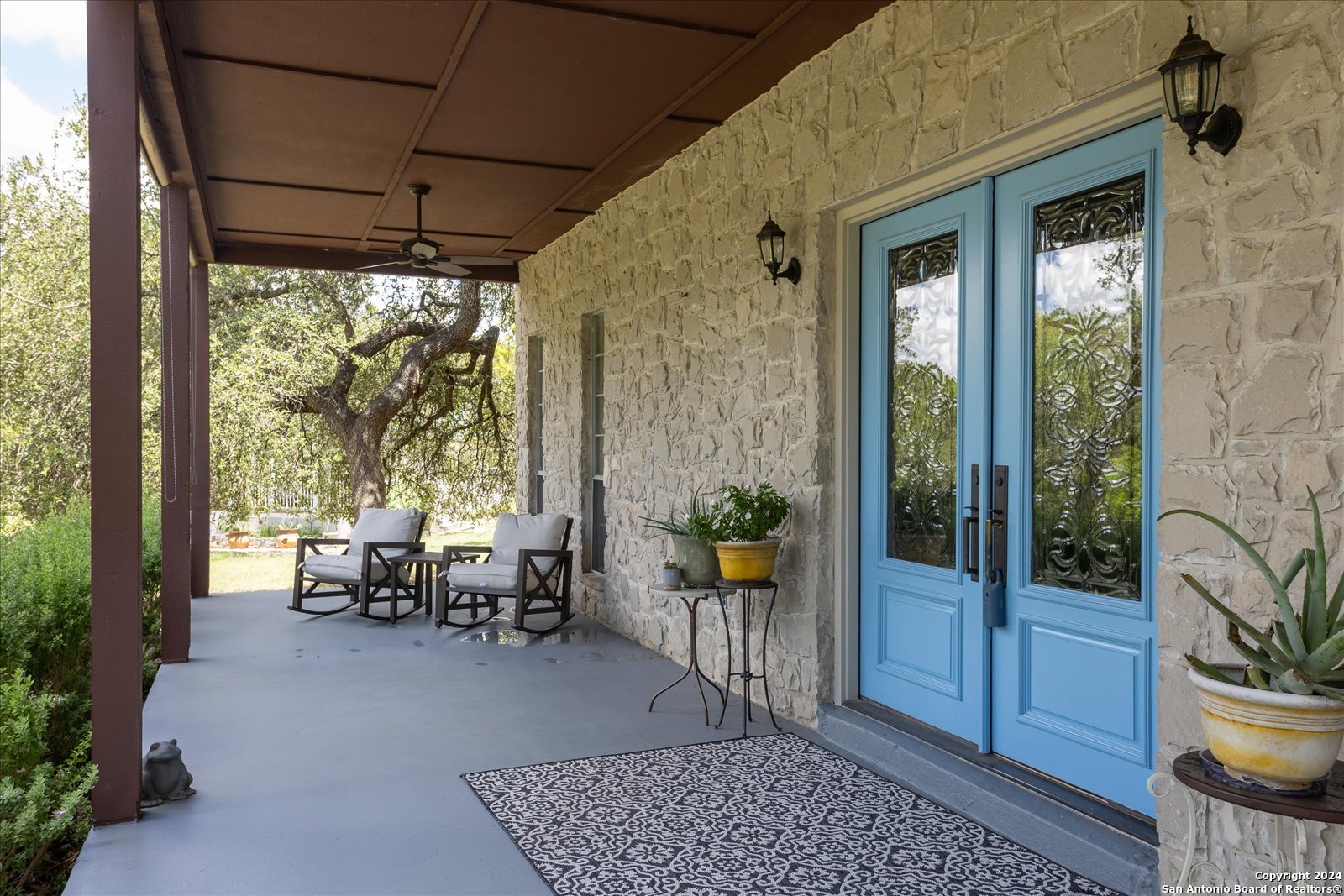 a view of an outdoor space with seating area