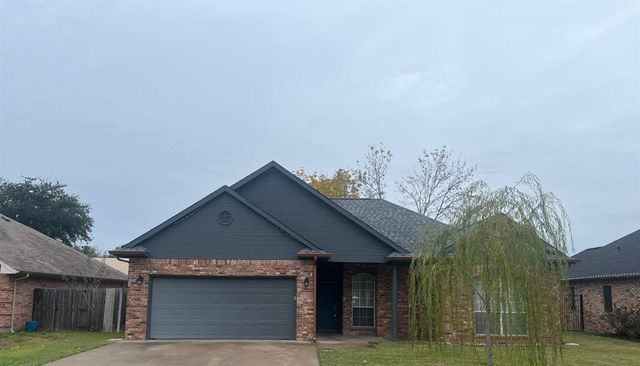 $275,000 | 107 Stonebriar Way | Terrell