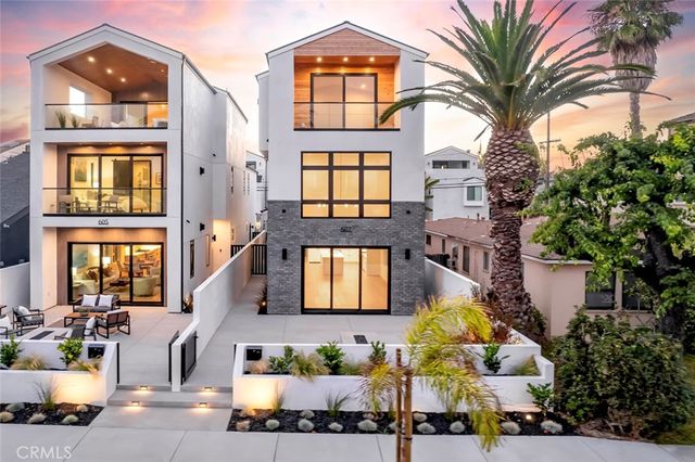 $3,350,000 | 607 12th Street | West Huntington Beach