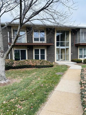 $1,400 | 10379 Forest Brook Lane, Unit A | Creve Coeur Township - St. Louis County