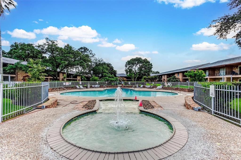 Beautiful pool and entertaining area