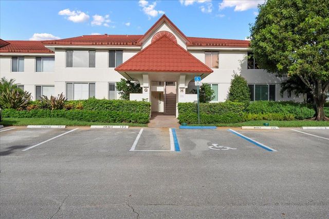 $345,000 | 105 Half Moon Circle, Unit H2 | Hypoluxo