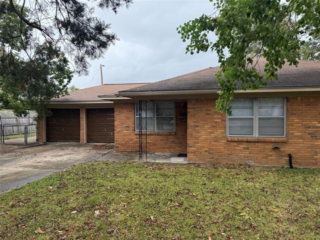 $239,000 | 216 Schilling Avenue | Baytown