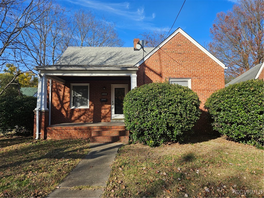 a view of a house front of house