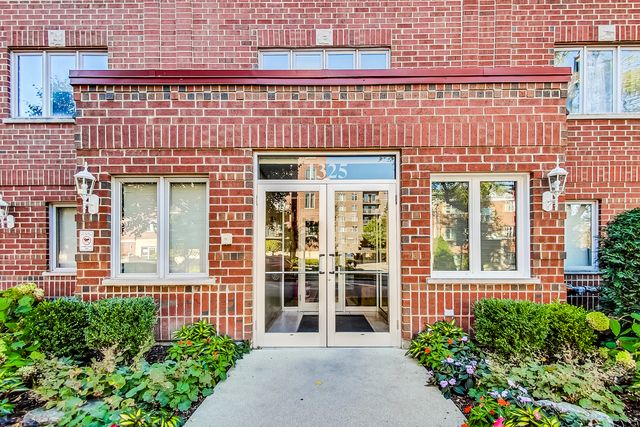 $285,000 | 1325 Perry Street, Unit 203 | Des Plaines