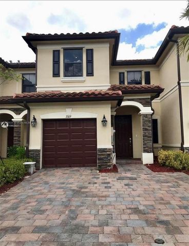 $575,000 | 3309 West 90th Terrace | Hialeah