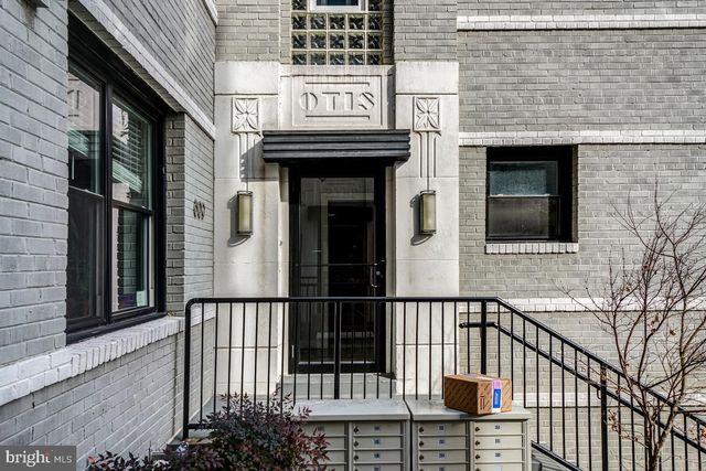 $2,100 | 809-811 Otis Place Northwest, Unit 103 | Columbia Heights