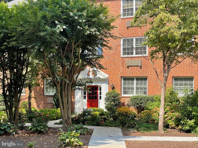 $2,350 | 1726 West Abingdon Drive, Unit 201 | Old Town