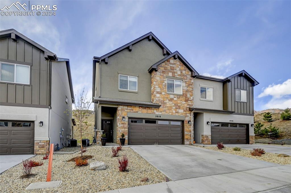 Gorgeous 3 Bedroom, 3 Bathroom, Contemporary end-unit Townhome in Tuscan Foothills Village