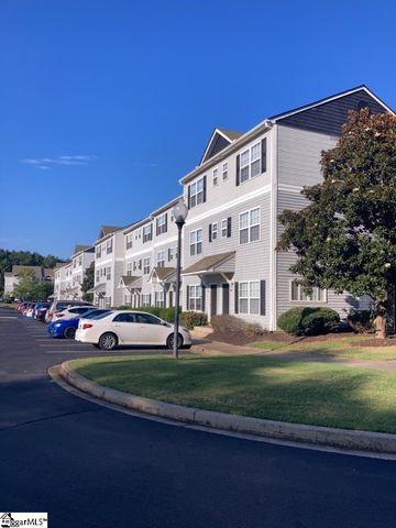 $450 | 112 University Village Drive, Unit A | Central