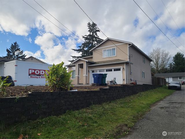 $799,950 | 11826 Alexander Road | Paine Field-Lake Stickney