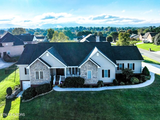 $789,900 | 1520 Crestridge Drive | Maryville